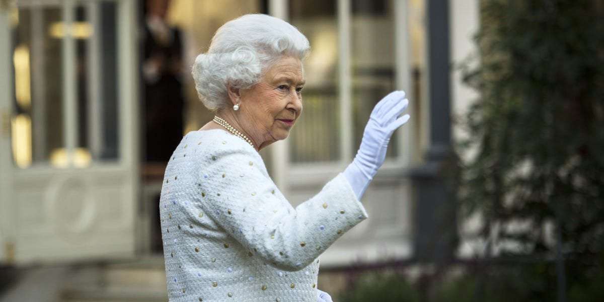 image for The Queen once hid in a bush outside Buckingham Palace to avoid seeing her house guests, according to a new royal documentary