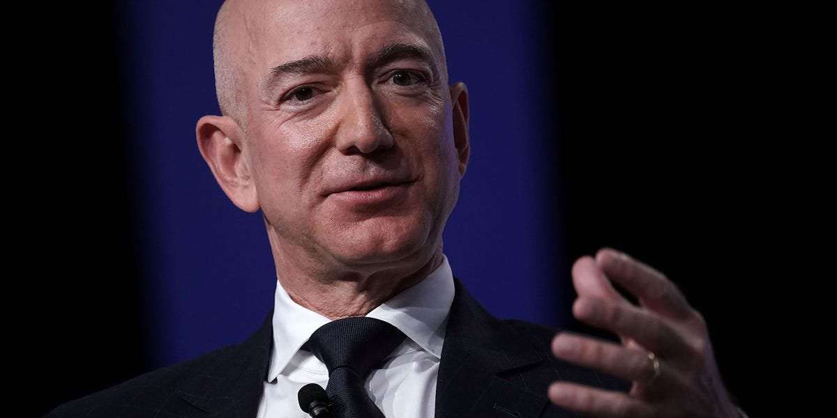 image for Jeff Bezos says work-life balance is a 'debilitating phrase.' He wants Amazon workers to view their career and lives as a 'circle.'