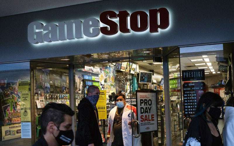 image for Feds Seized Robinhood CEO's Phone in GameStop Trading Halt Investigation