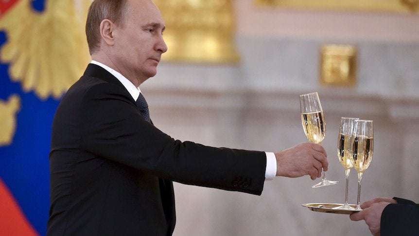 image for Russia forces French to call champagne 'sparkling wine', reserves 'shampanskoye' for local bubbly