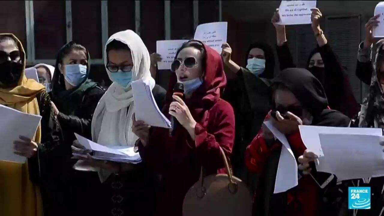 image for Groups of Afghan women brave Taliban-controlled streets to demand rights
