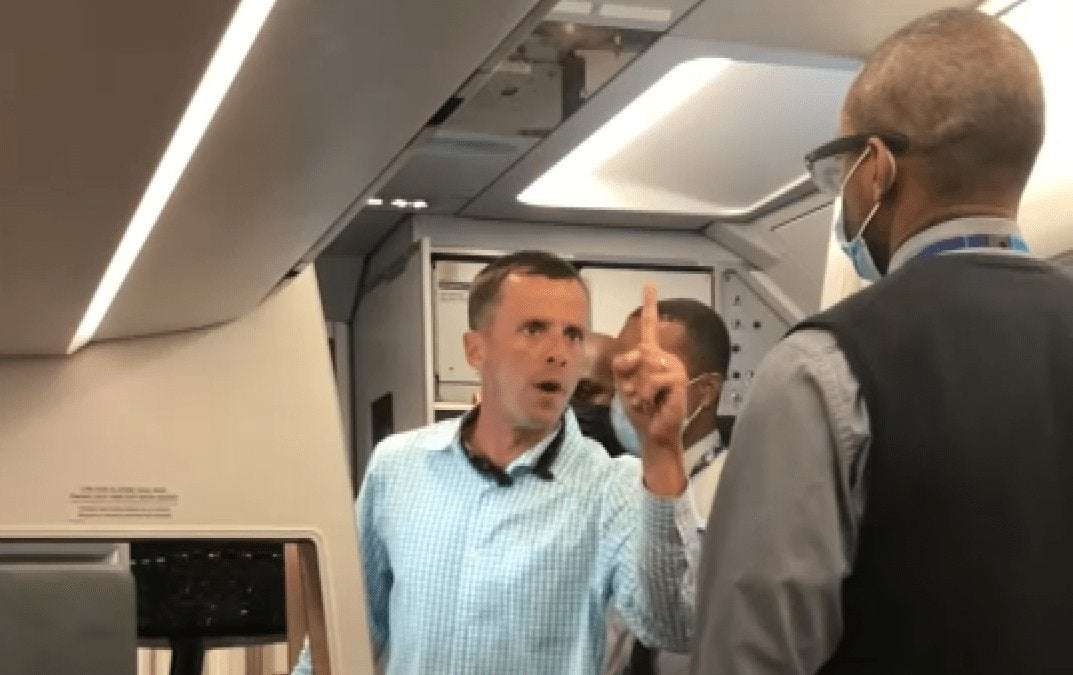 image for Couple Kicked off San Diego-Bound JetBlue Over Face-Mask Dispute