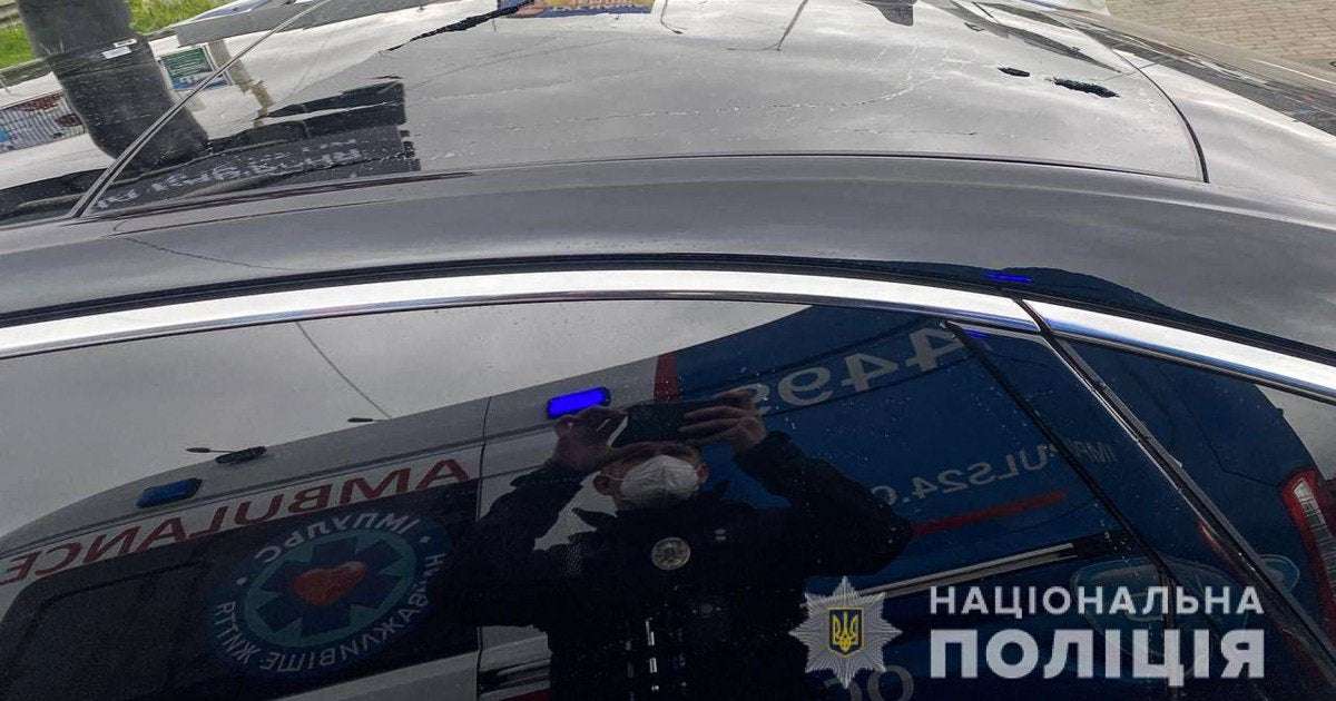 image for Shots fired at Ukraine presidential aide's car in assassination attempt, officials say