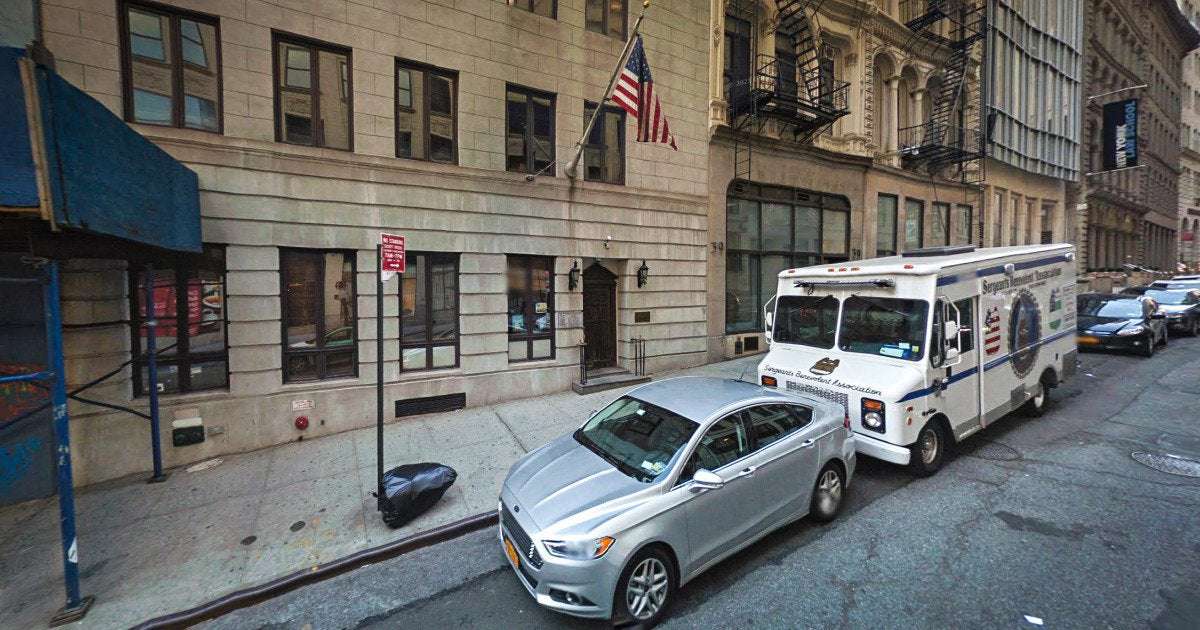image for FBI raids New York City police union headquarters