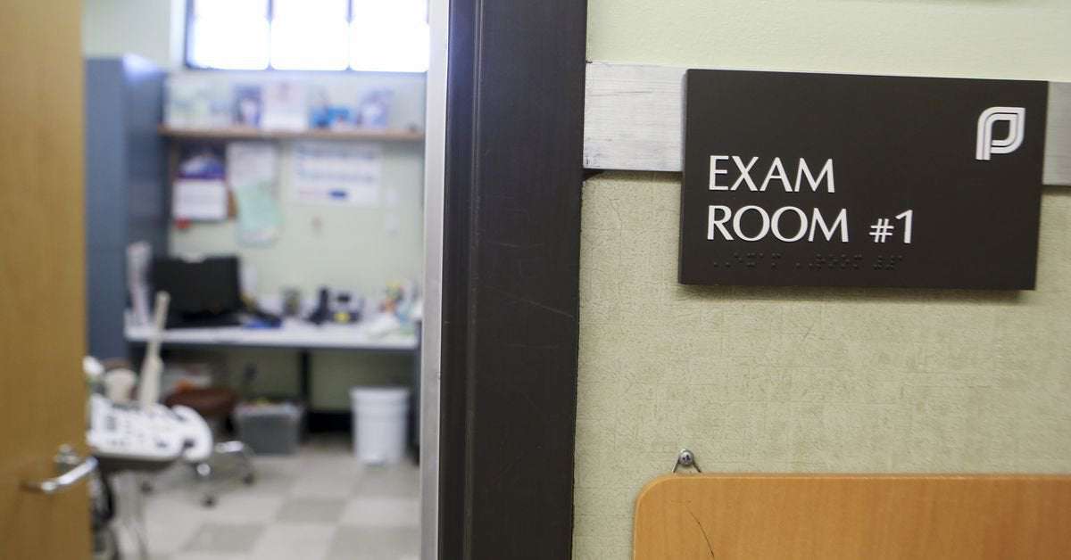 image for U.S. judge blocks enforcement of near-total abortion ban in Texas