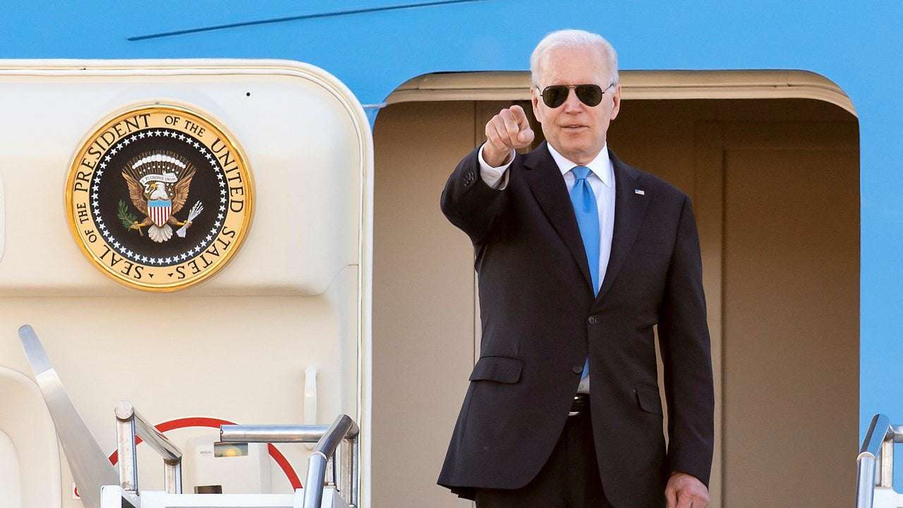 image for Biden Announces He’ll Be Exposing Trump’s Traitorous Ass