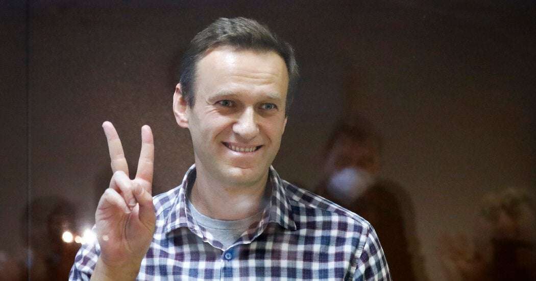 image for Navalny, Putin’s Imprisoned Foe, Wins E.U.’s Top Human Rights Award