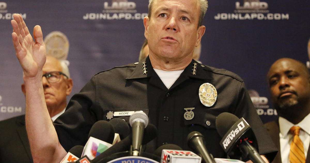 image for LAPD chief ready to fire officers who defy vaccine mandate