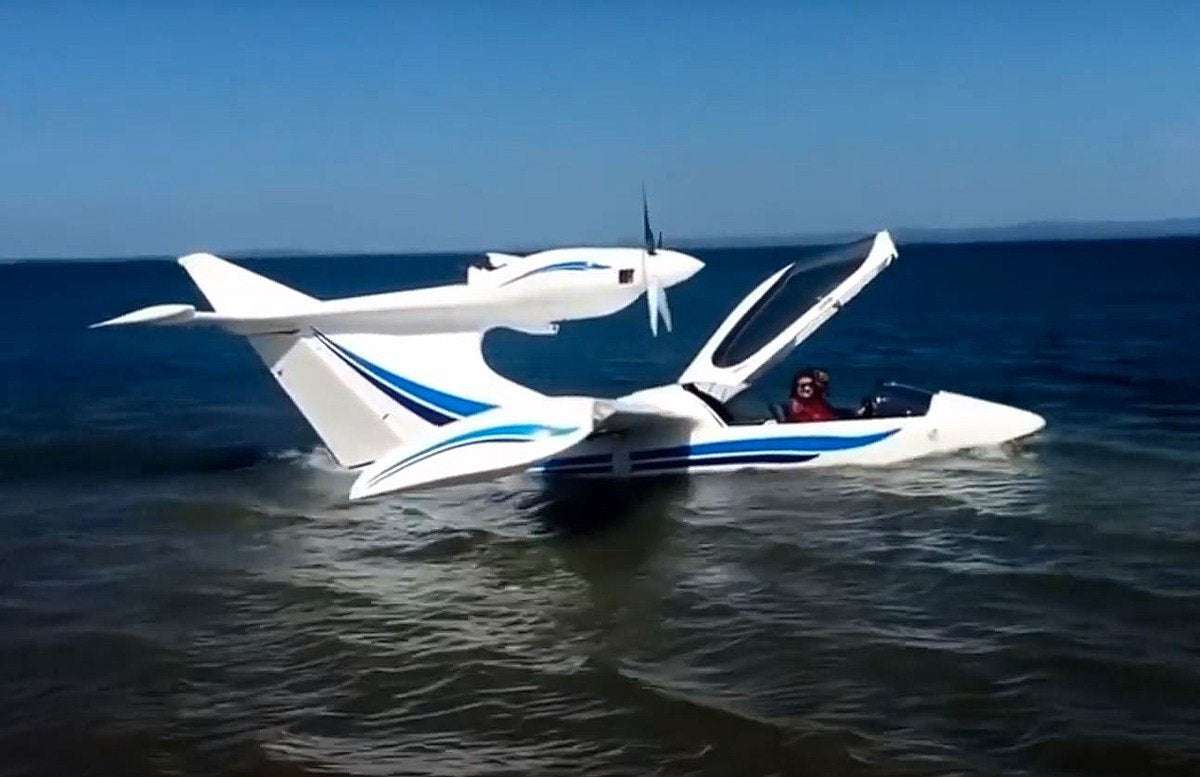 image for 7 Plane Crashes in 7 Days Ends at the Bottom of Lake Michigan