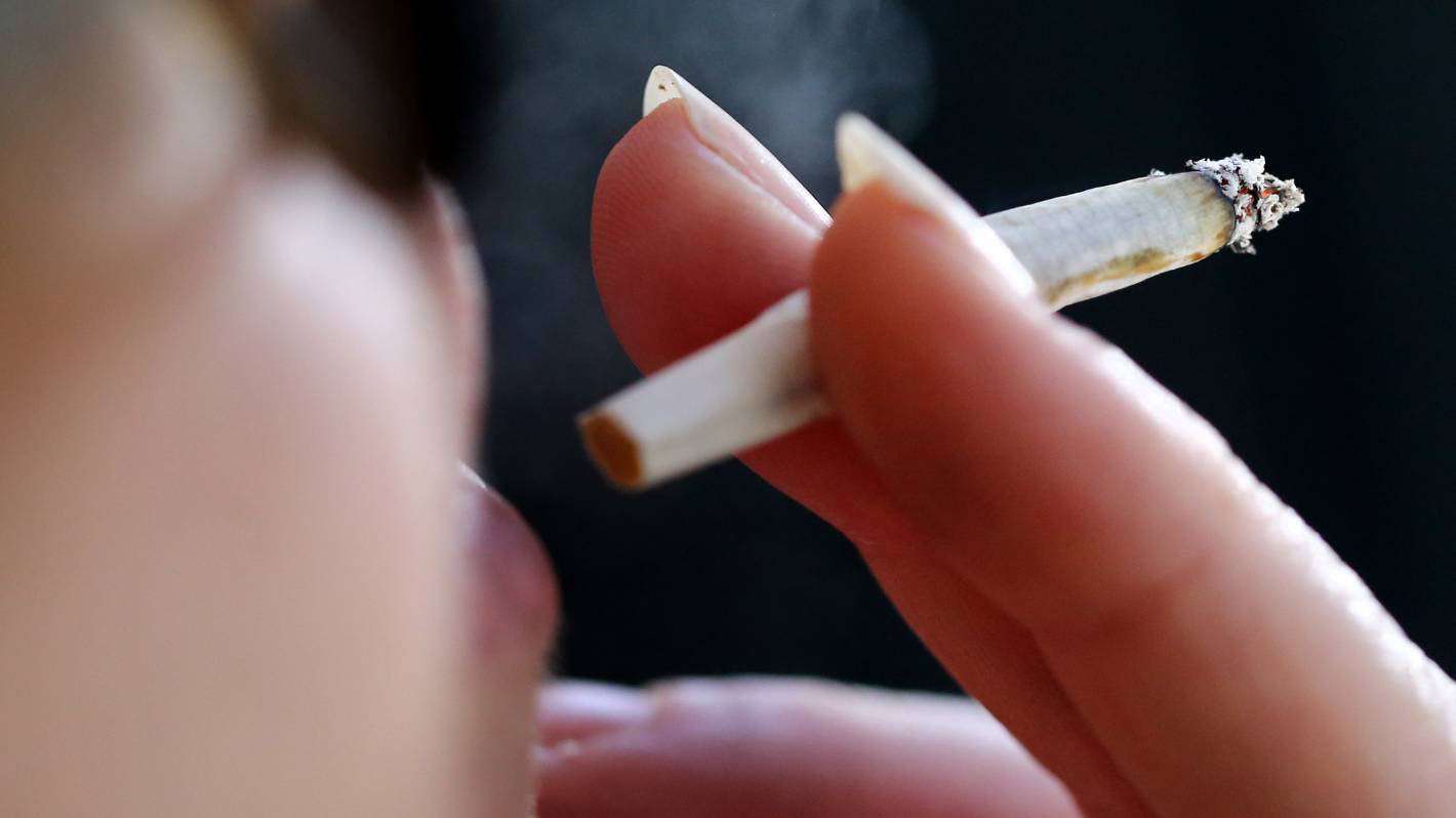 image for Government to ban tobacco sales to young people for their lifetime in first-ever 'smokefree generation'
