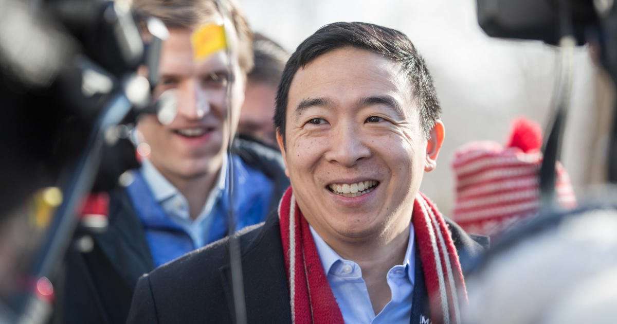 image for Andrew Yang says the two-party system fuels extremism: "The people are losing"