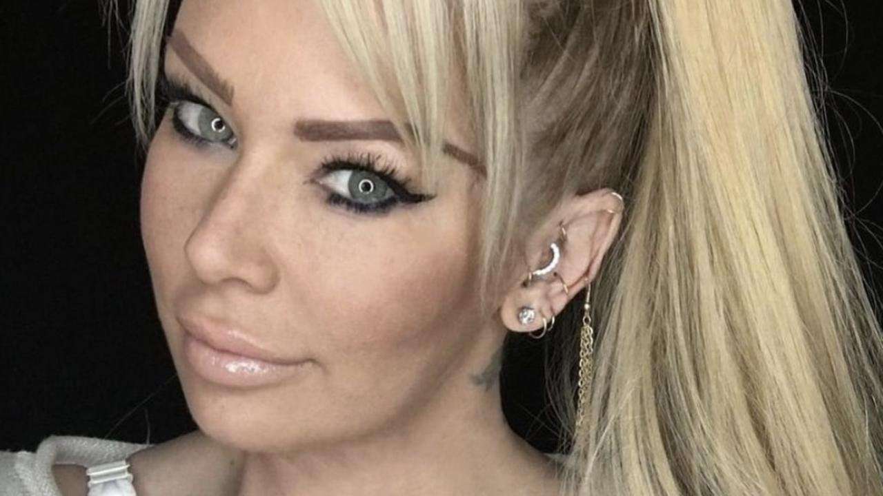image for Jenna Jameson loses ability to walk, diagnosed with Guillain-Barré syndrome