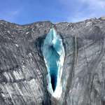 image for An ice crevice that looks beautiful...