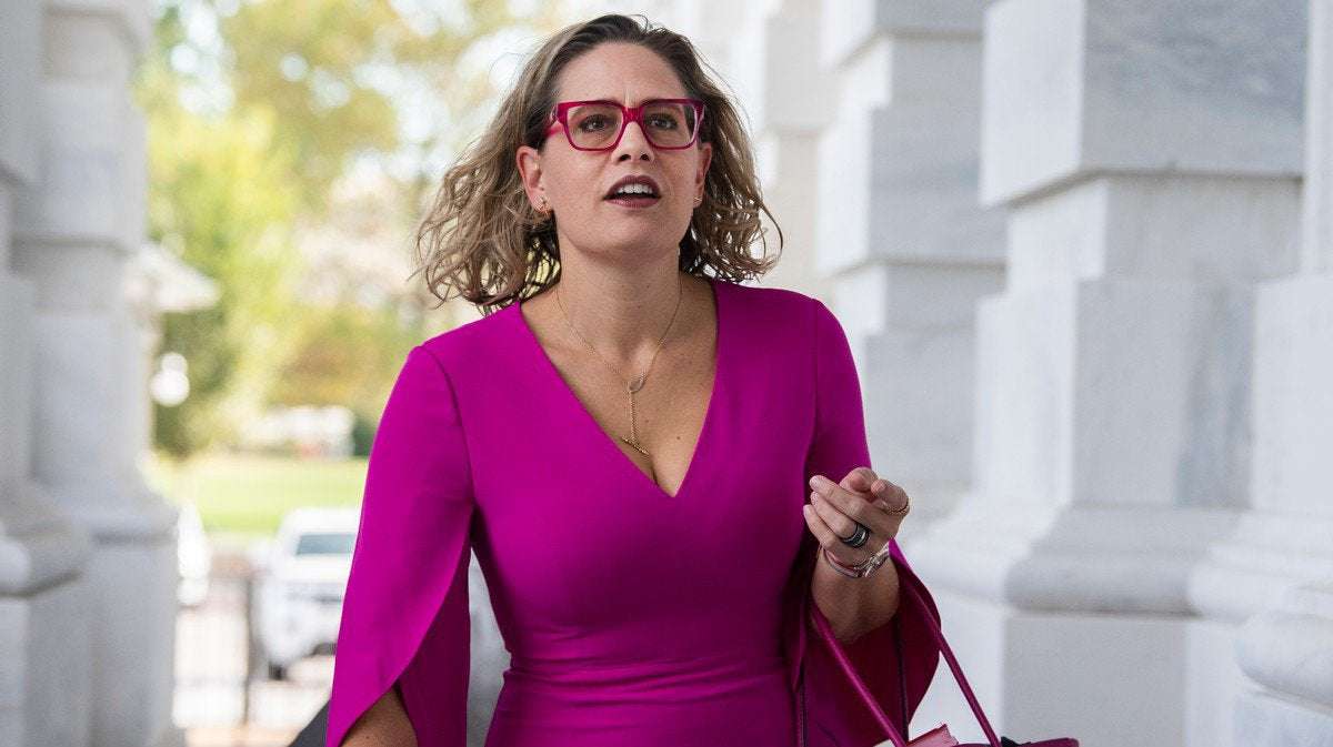 image for ‘People Need to Know She Sucks’: Kyrsten Sinema’s Volunteers, Ex-Staff Are Fed Up