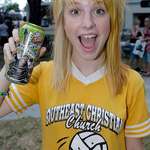 image for An 18 year old Hayley Williams at Warped Tour 2007.