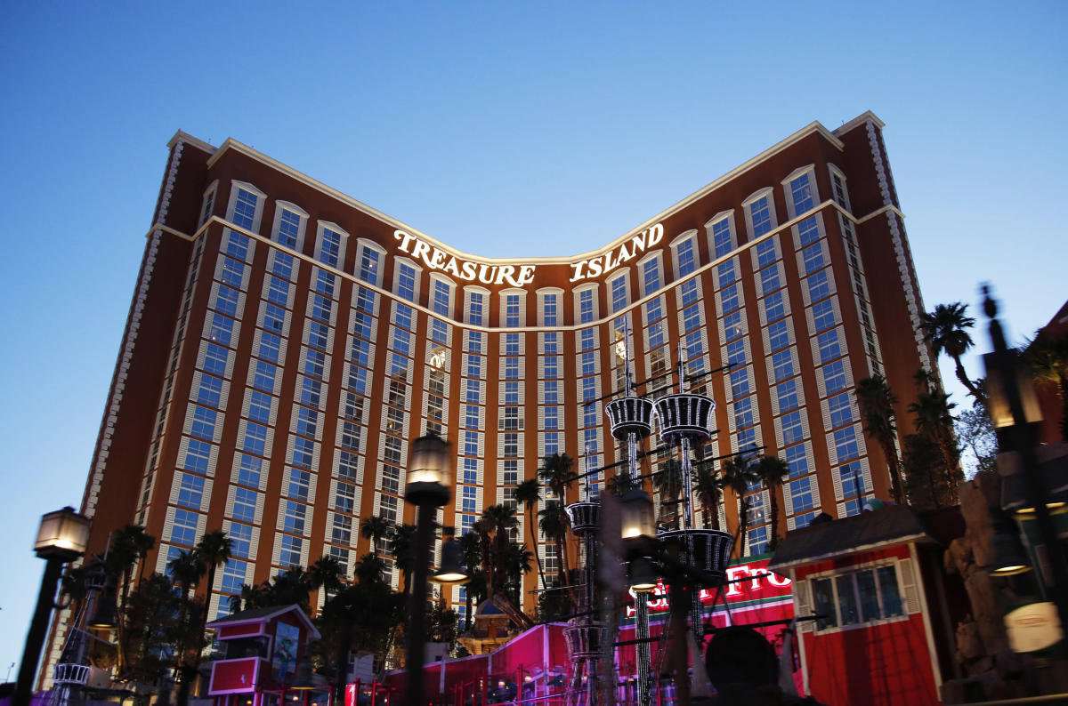 image for Gaming board tracks down Las Vegas $229,000 jackpot winner after slot machine malfunction