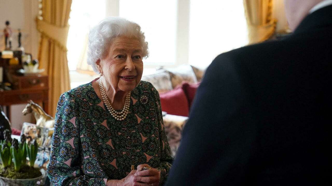 image for 'I can't move': Queen Elizabeth complains of stiffness during engagement