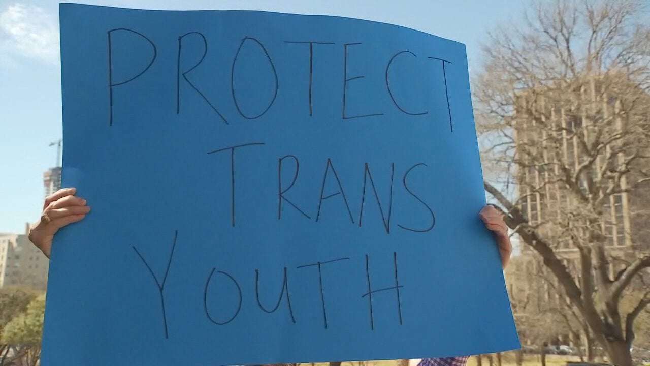 image for Texas judge blocks investigations into parents of trans children