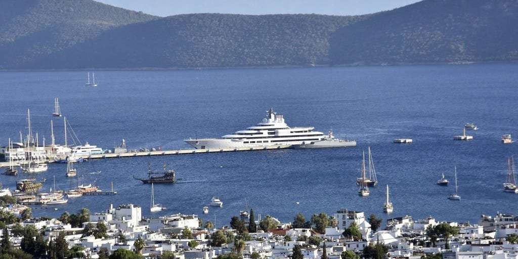 image for US intelligence officials believe a $700 million superyacht that's docked in Italy could belong to Russian President Vladimir Putin, reports say