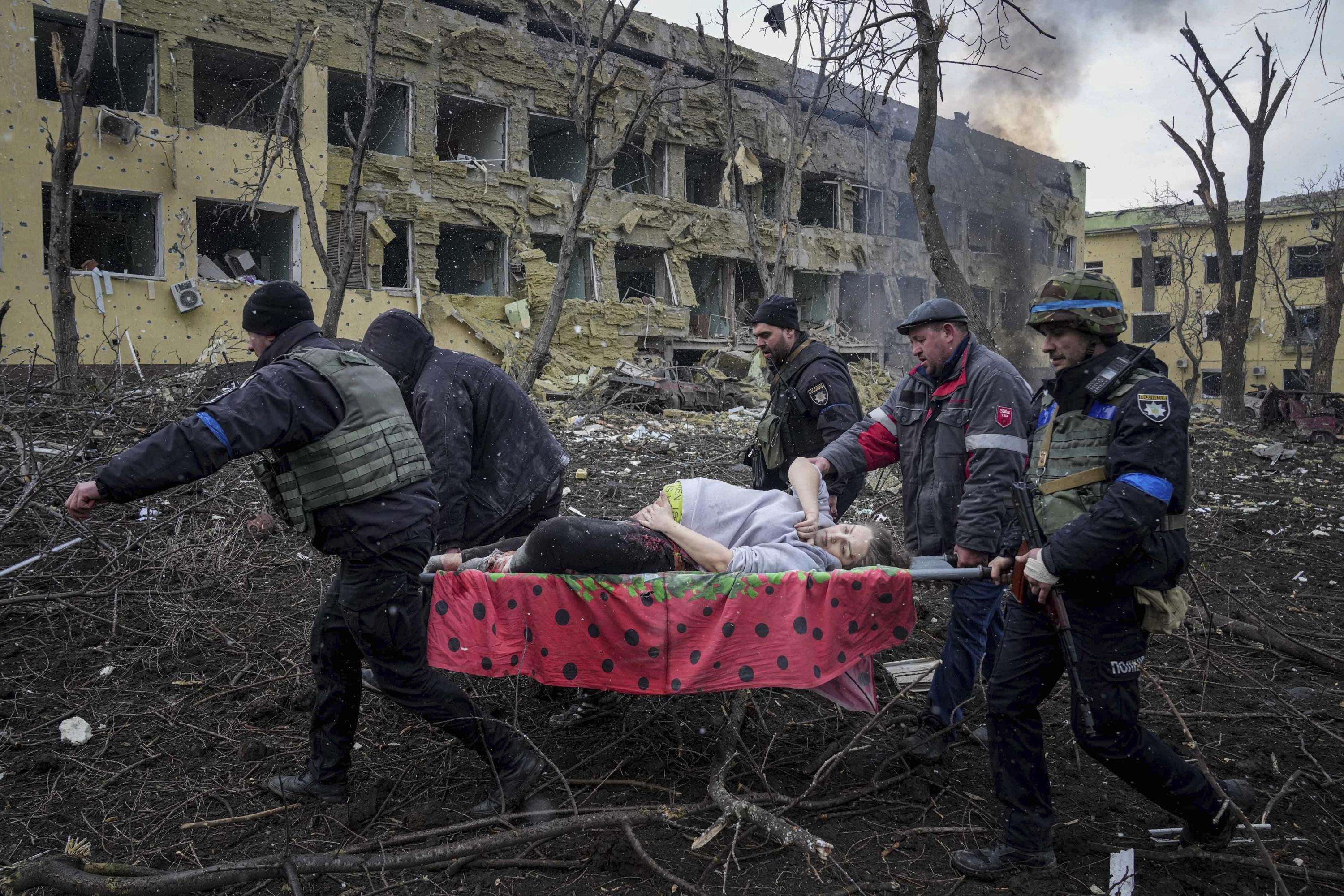 image for Pregnant woman, baby die after Russian bombing in Mariupol