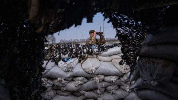 image for Don't come fight for Ukraine unless you're already trained, foreign legion says