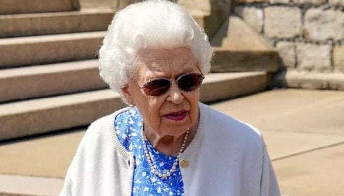 image for Queen Elizabeth finding it ‘extremely difficult to walk’ as health fears mount