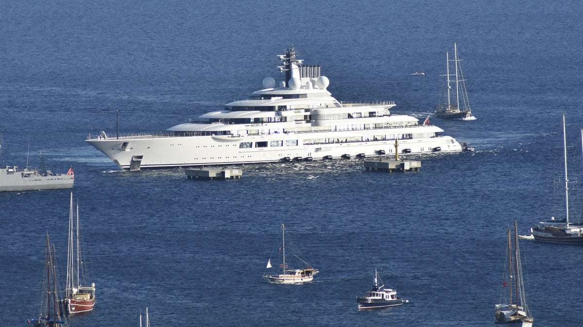 image for $700M Superyacht Belongs to Putin, New Navalny Investigation Claims