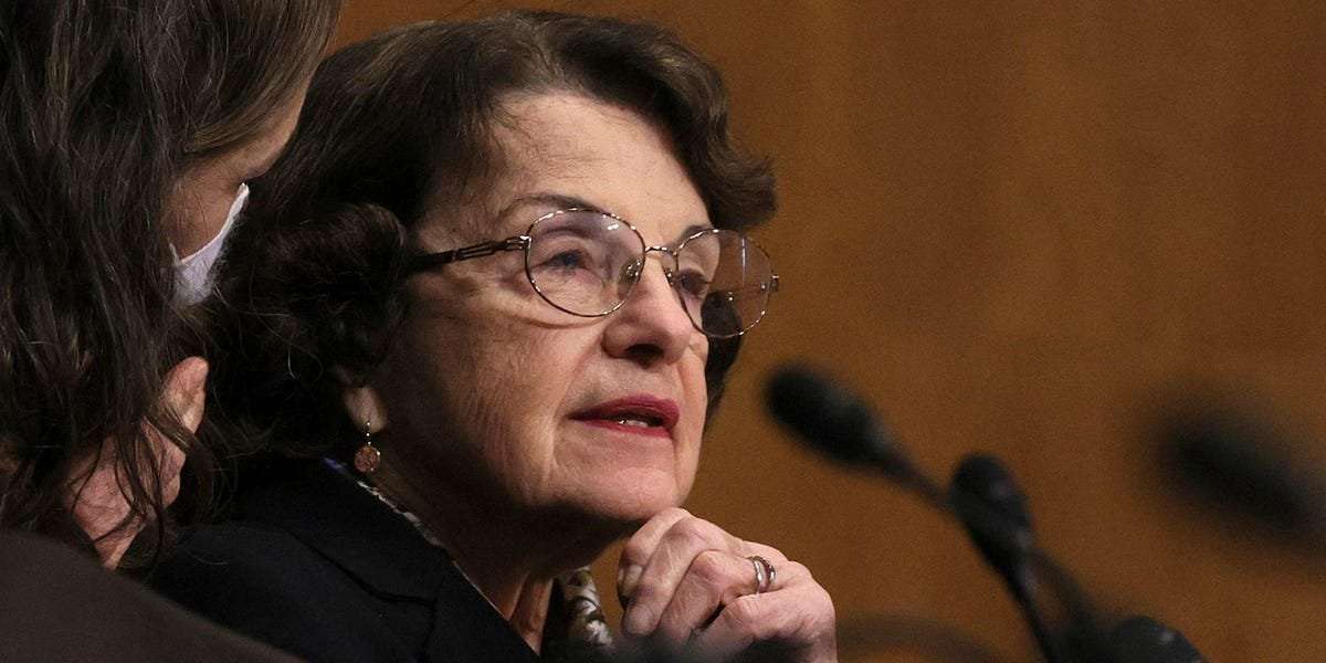image for 4 senators say 88-year-old Sen. Dianne Feinstein's memory is 'rapidly deteriorating': report