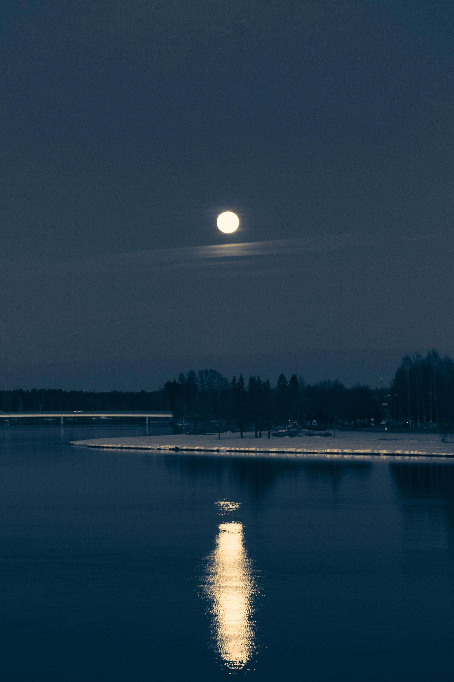 image showing ITAP during the full moon