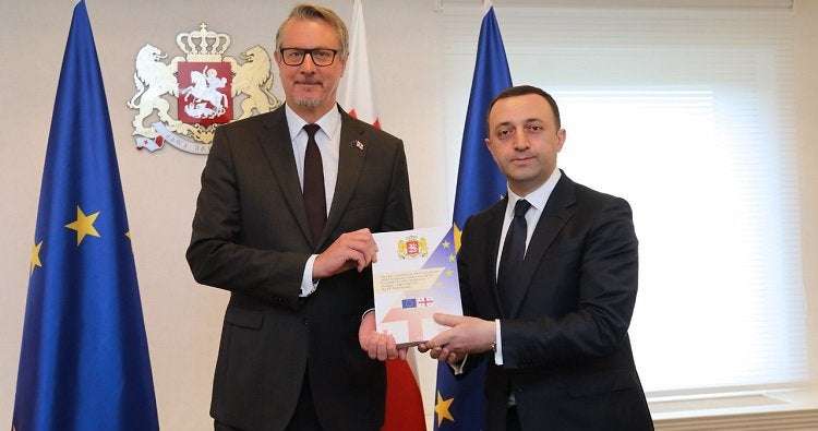 image for Georgian PM hands over EU membership questionnaire to EU Delegation Head