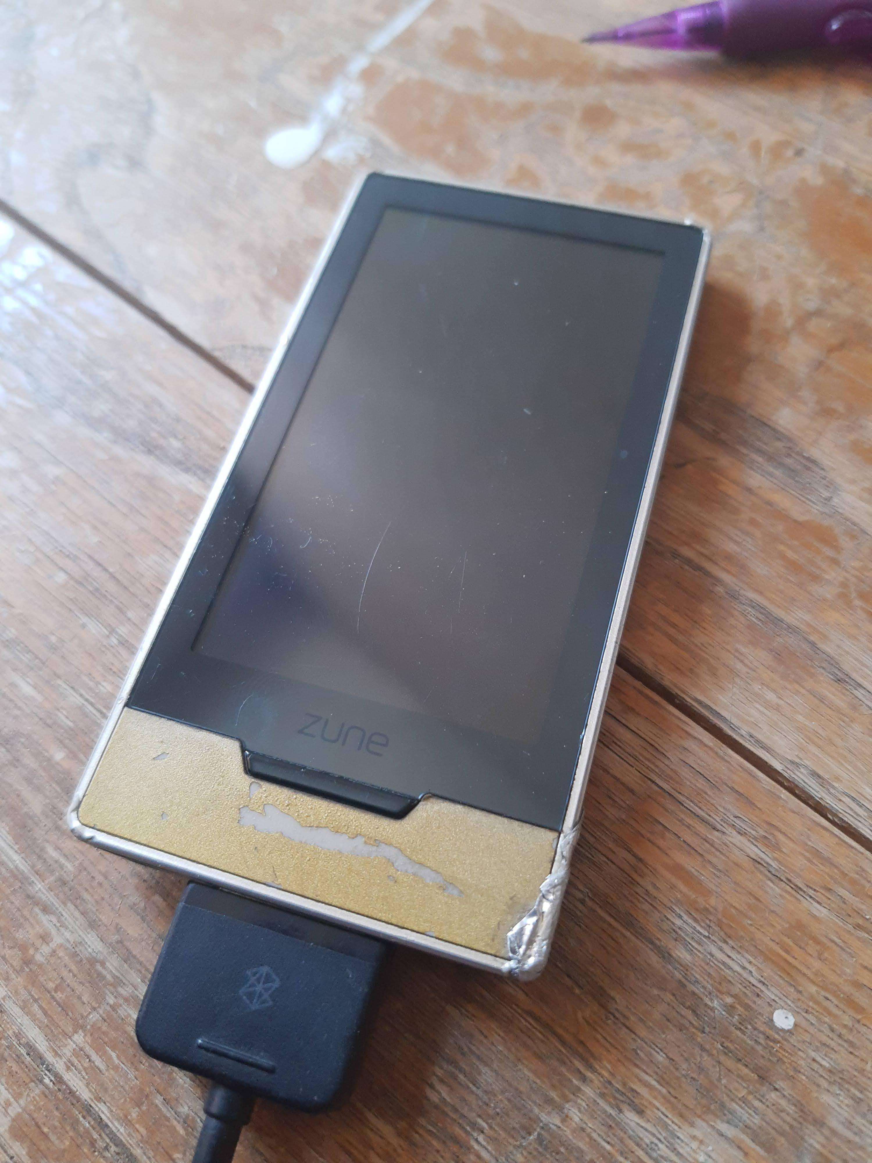 image showing [OC] After 12 years of daily use, my Zune expired today.