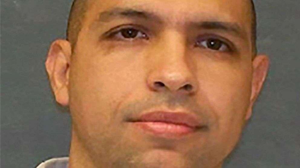 image for Escaped Texas inmate dies in police shootout after allegedly murdering family of 5