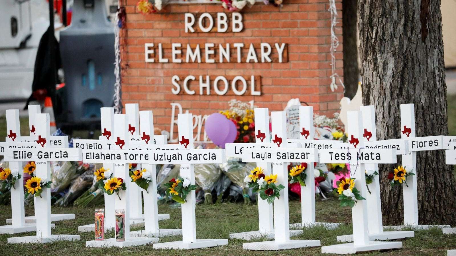 image for Texas shooting: School where 19 pupils and two teachers were shot dead is to be demolished
