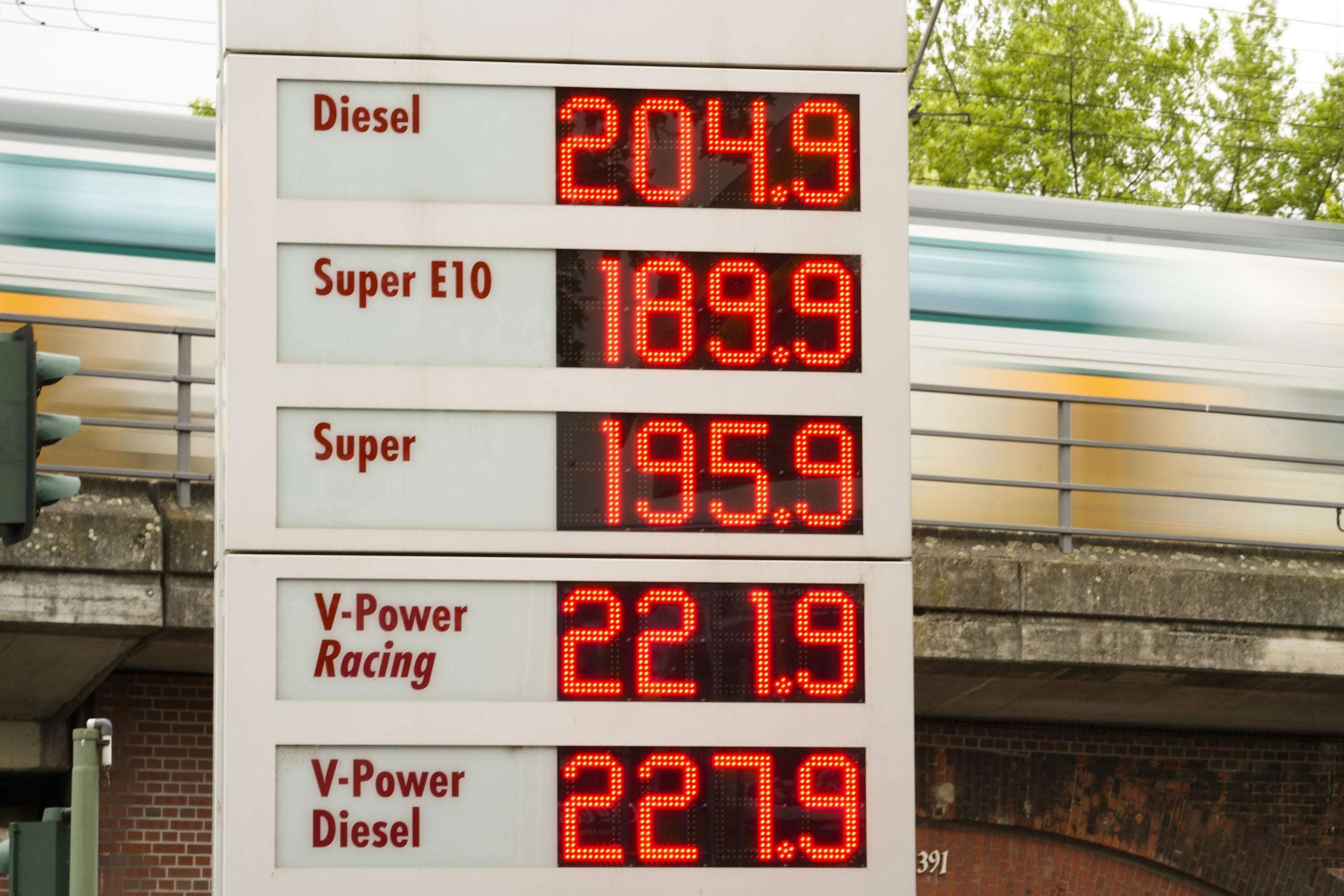 image for Those who blame high gas prices on Joe Biden’s climate policies are gaslighting Americans