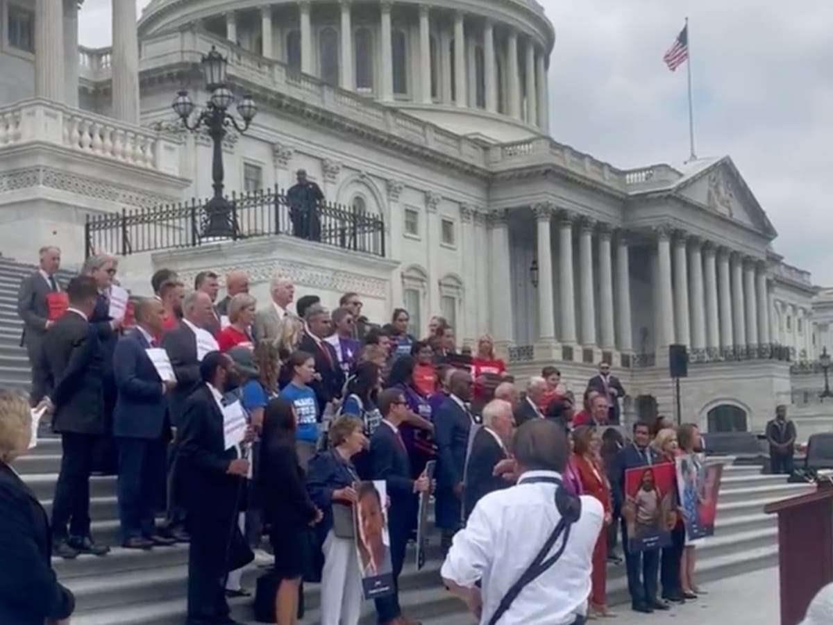 image for House Democrats called ‘f***ing useless’ for singing ‘God Bless America’ by Capitol after Roe ruling