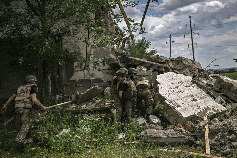 image for 200 Russian Soldiers Dead, 300 Injured After Ukraine Army Destroys Russia Base