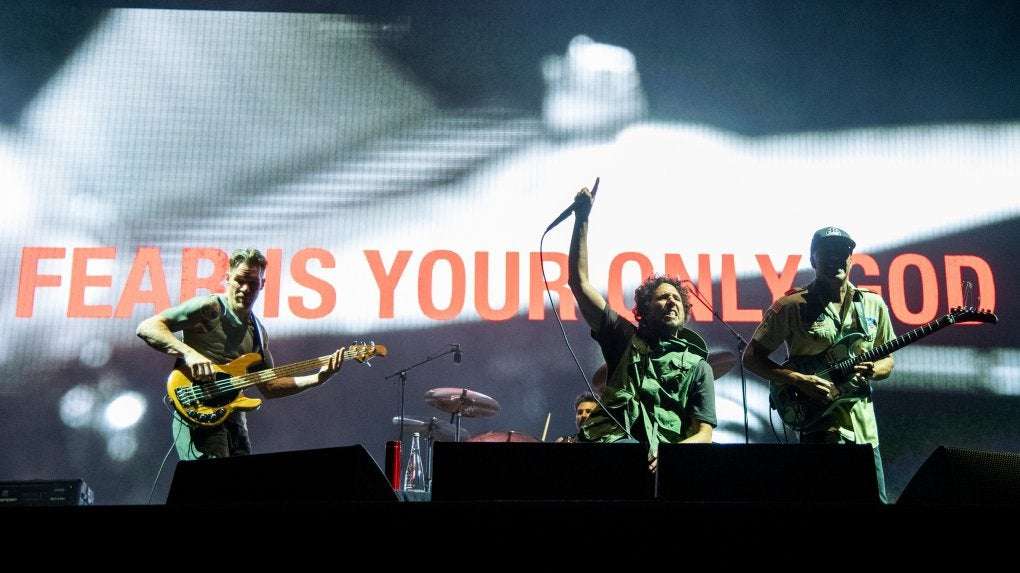 image for Rage Against the Machine calls for Indigenous 'land back' at Canadian show
