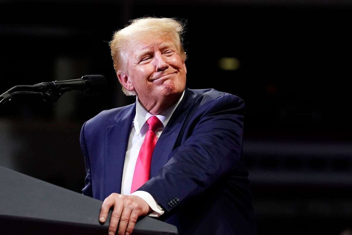 image for Trump booed as he announces endorsement at Arizona rally: ‘But you like me, right?’