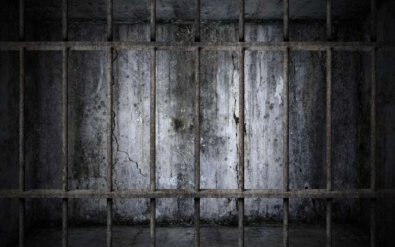 image for Female inmates raped after guard sold key to their cells, lawsuit says