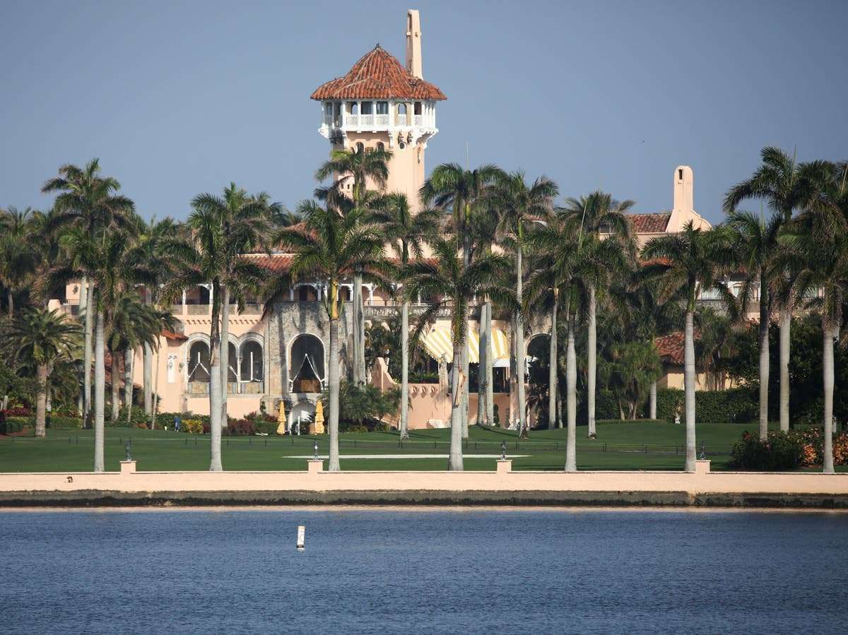 image for Judge who signed FBI Mar-a-Lago warrant tells DoJ to respond to request to unseal it