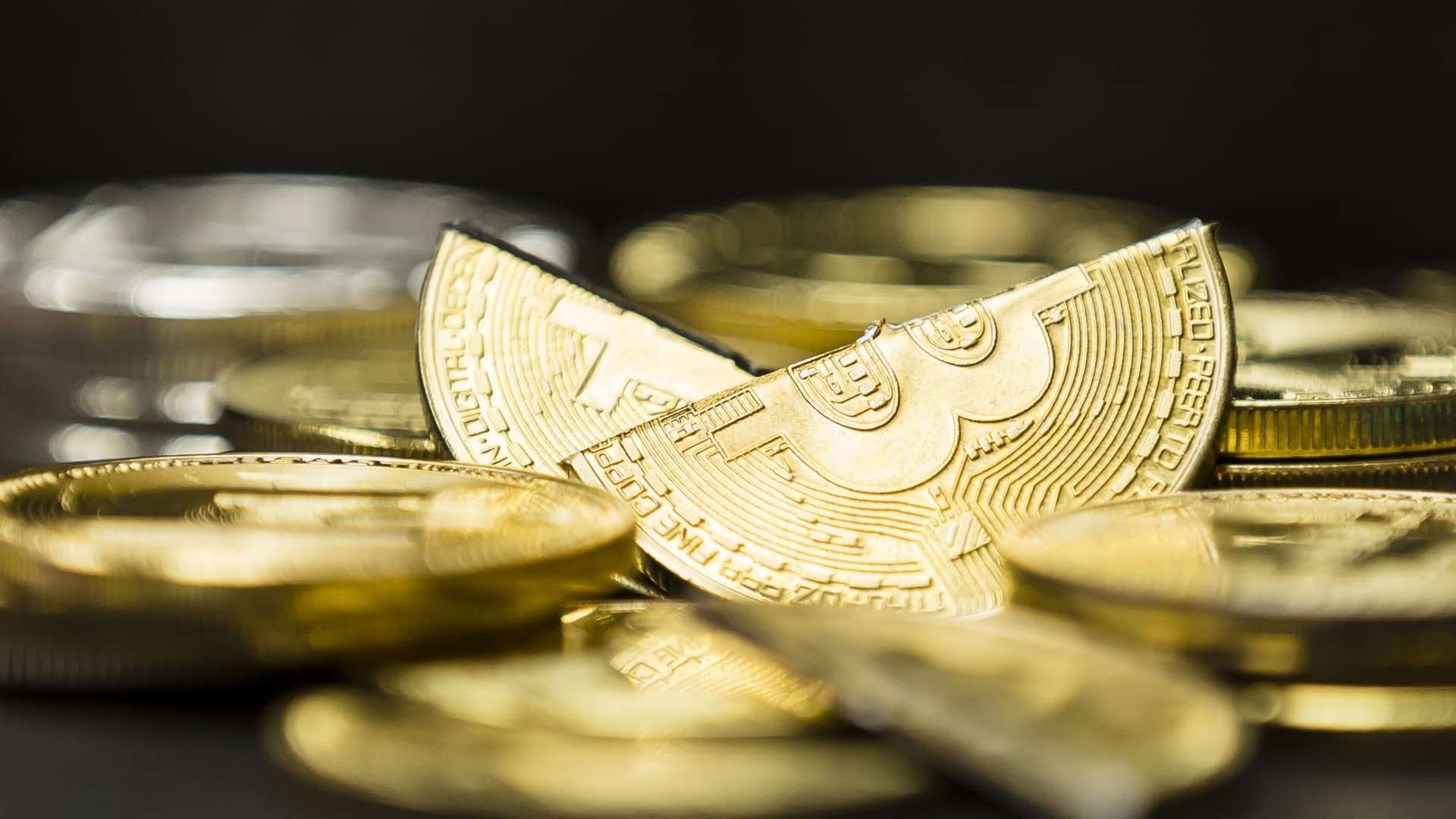 image for Sudden crypto market drop sends bitcoin below $22,000