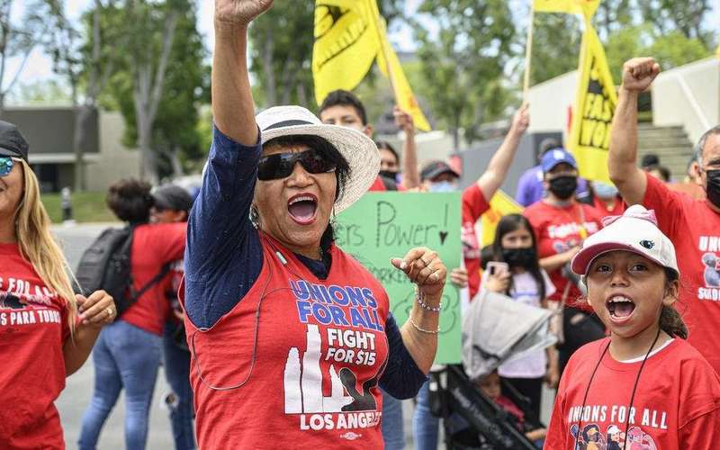 image for California fast-food workers could see their wages reach $22 an hour next year