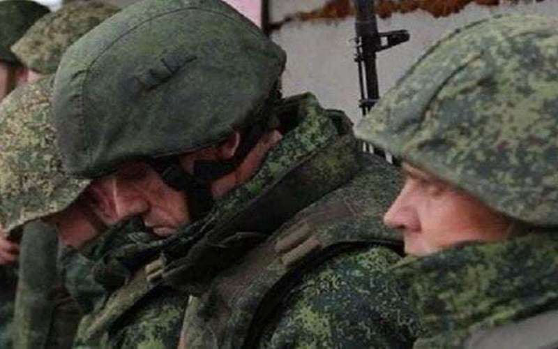 image for Russian troops disguise themselves as civilians and desert – General Staff