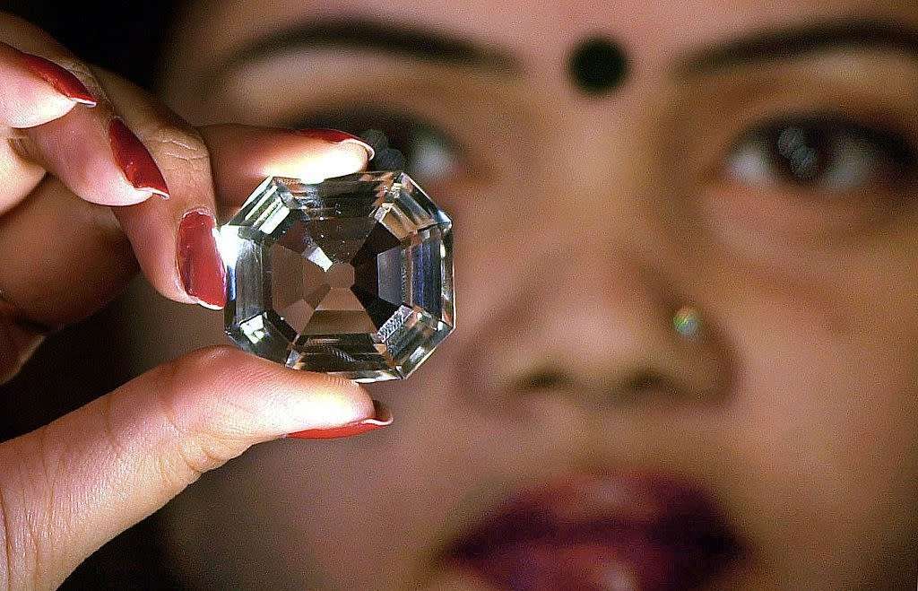 image for After Queen Elizabeth II's Death, Many Indians Are Demanding the Return of the Kohinoor Diamond