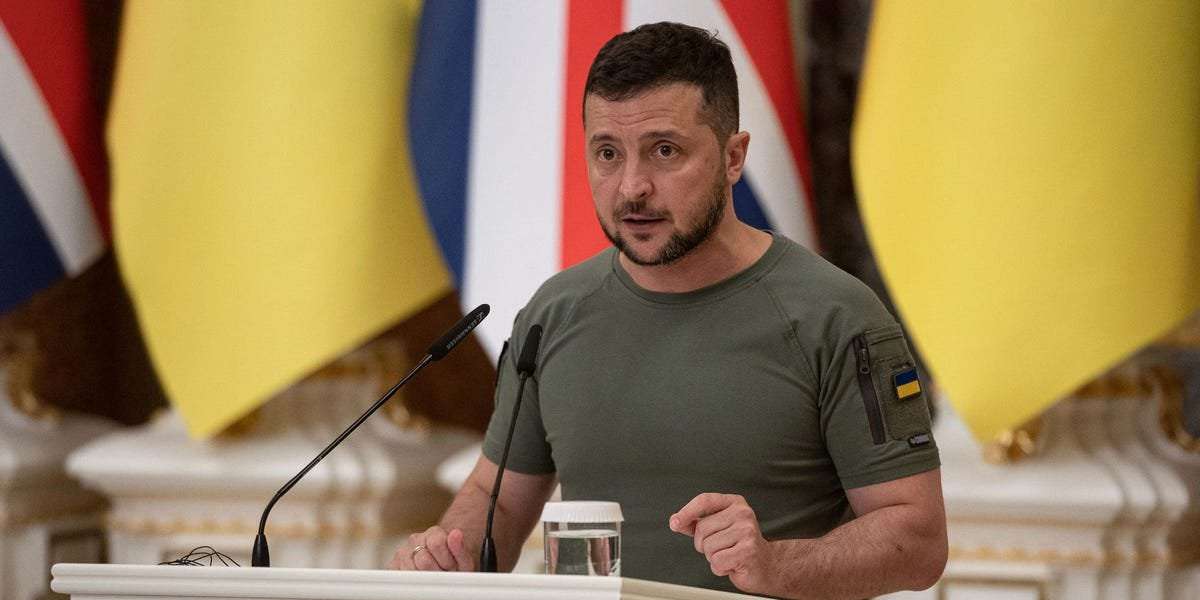 image for Zelenskyy calls on Russians to 'protest' and 'fight back' against Putin's draft if they 'want to survive'