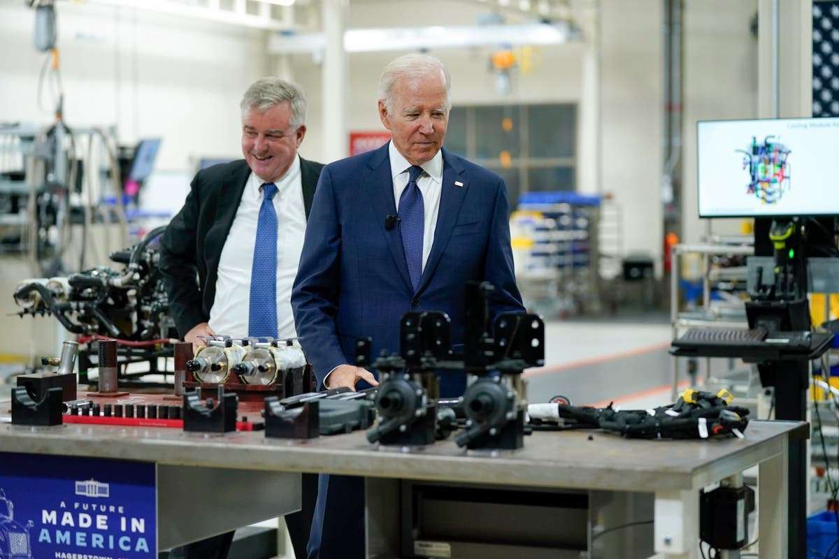 image for Biden slams ‘socialist Republicans’ for hypocrisy after they asked for money they voted against