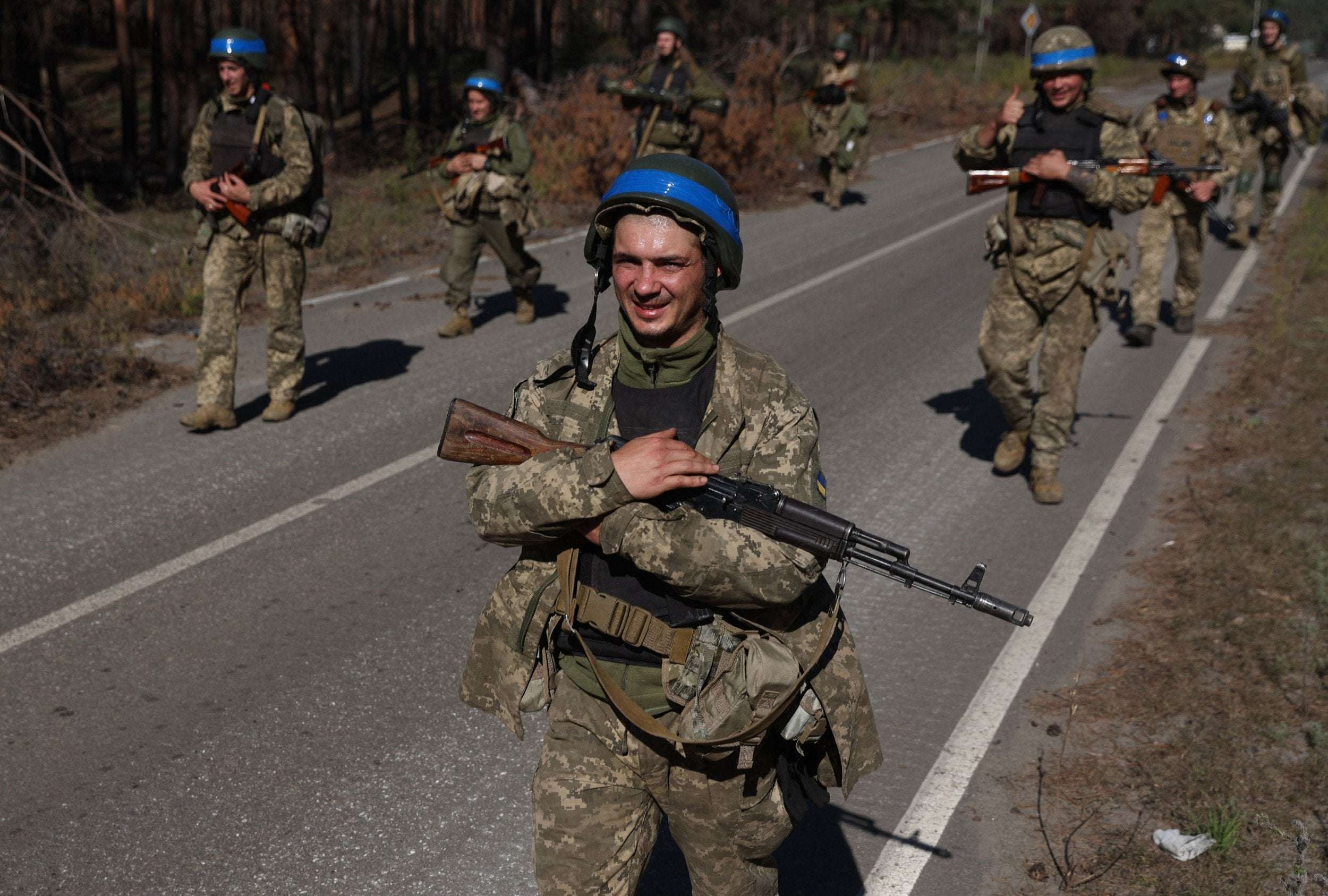 image for American in Ukraine Details Fighting Unarmed Russians: 'It's Just Insane'