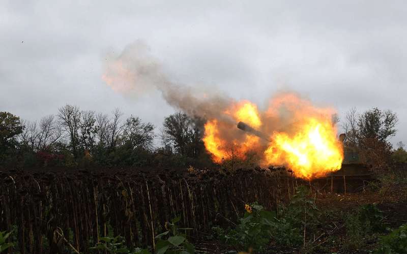 image for Huge Russian Assault Fails as Ukraine Repels Seven Attacks in One Day: Kyiv