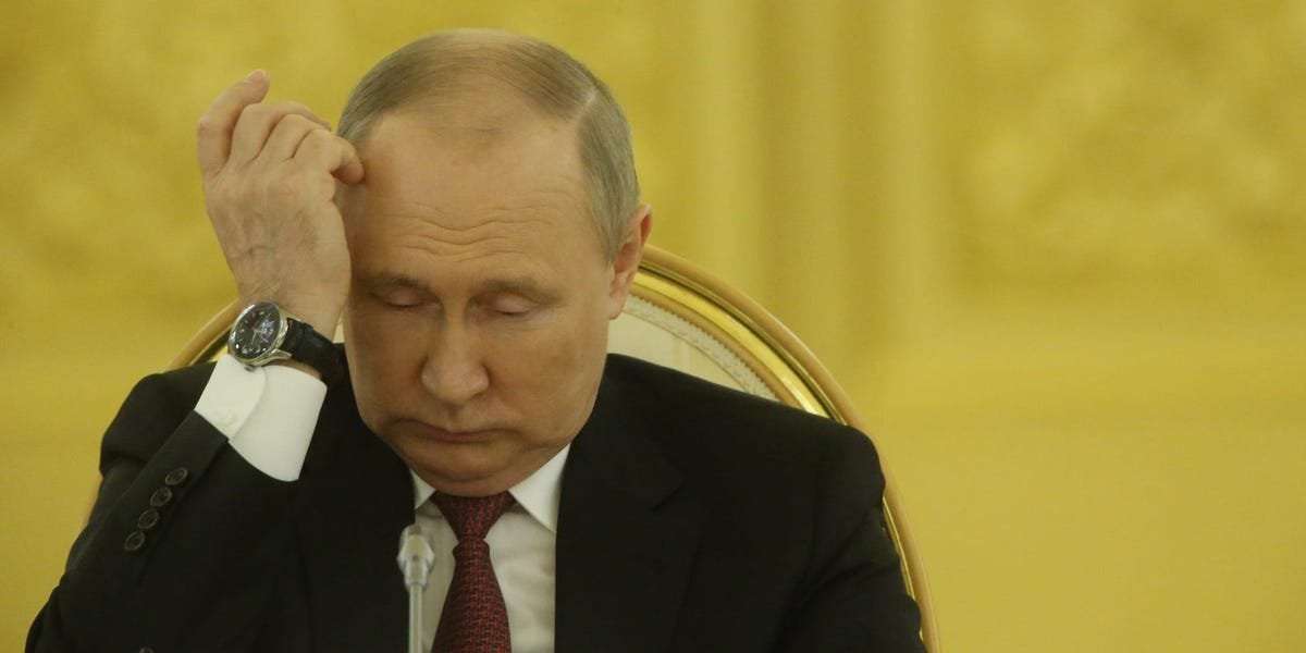 image for Putin admits Russia is facing 'issues' in the Ukraine war and told his team to make faster decisions