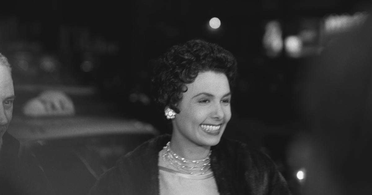 image for Lena Horne becomes first Black woman to have Broadway theater named after her